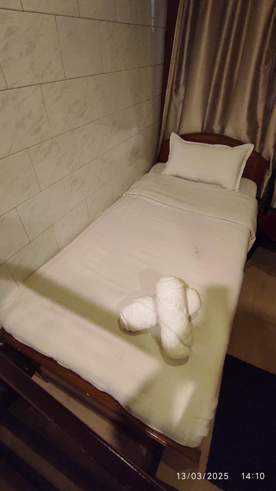 Baba Tourist Lodge Shillong Esterno foto