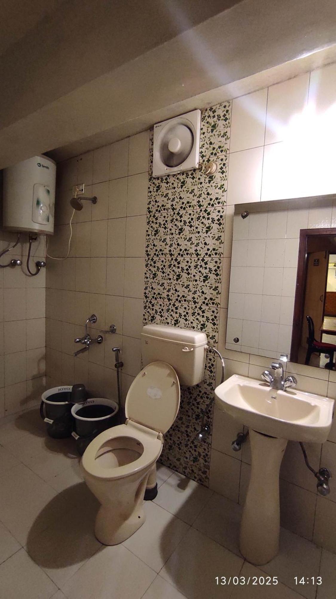 Baba Tourist Lodge Shillong Esterno foto