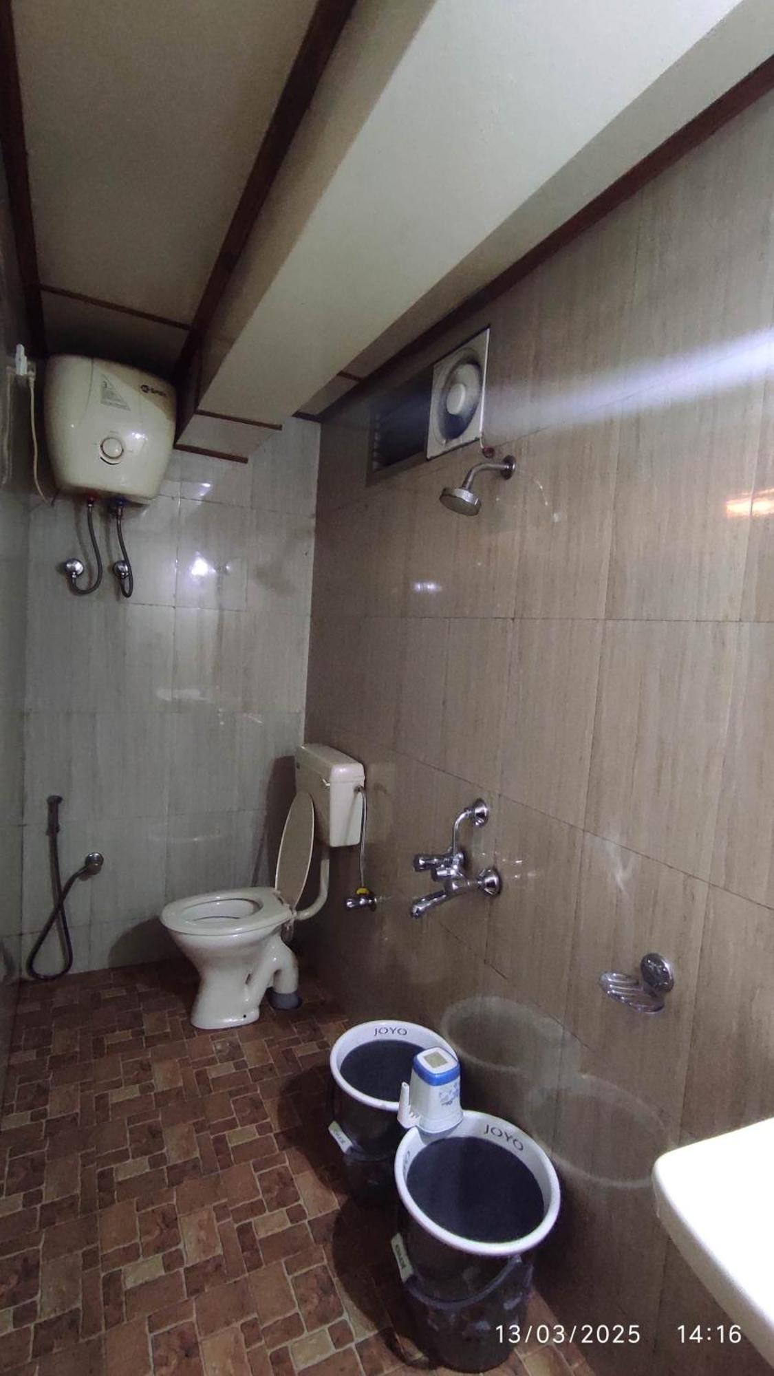 Baba Tourist Lodge Shillong Esterno foto