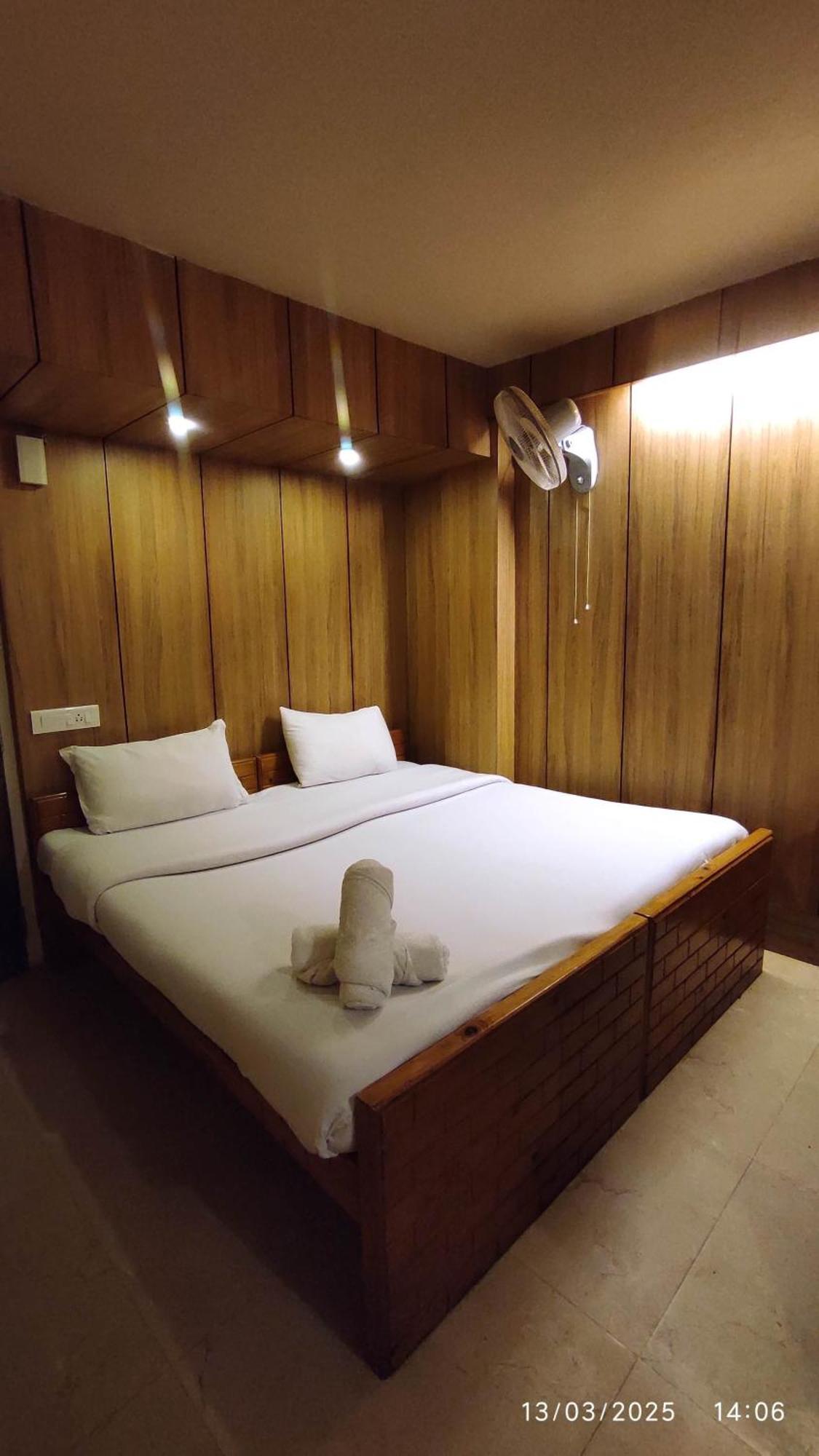 Baba Tourist Lodge Shillong Esterno foto
