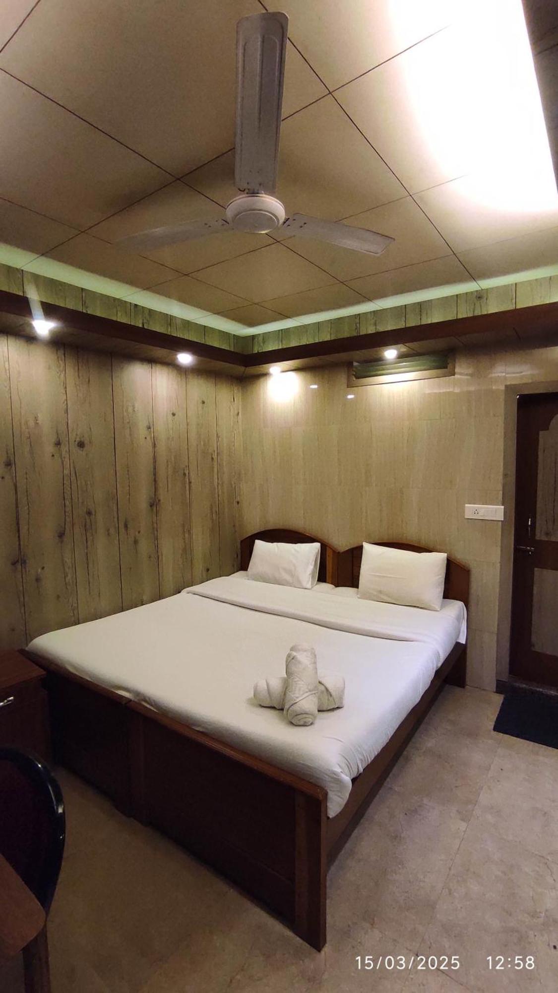 Baba Tourist Lodge Shillong Esterno foto
